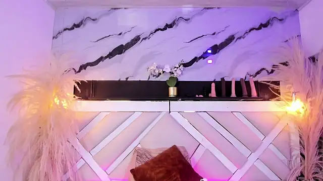 Zoe-Johnson  online show from June 11, 9:24 pm