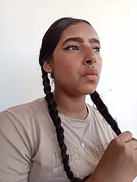 Zoe-Johnson  online show from June 19, 9:18 pm