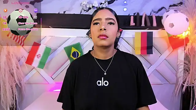 Zoe-Johnson  online show from June 25, 9:19 pm