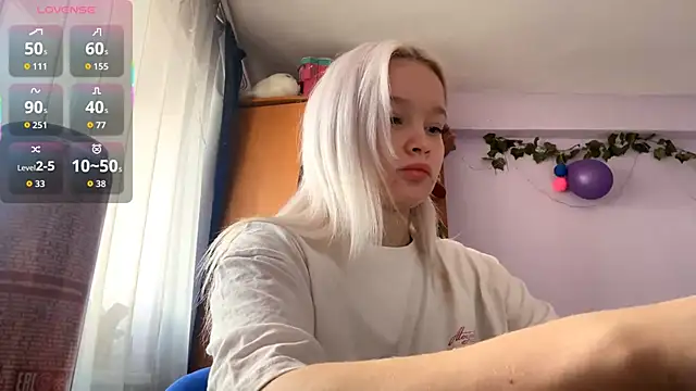 Snapshot of Lunaalisa chatting on September 18, 2:13 am Lunaalisa online show from September 18, 2:13 am