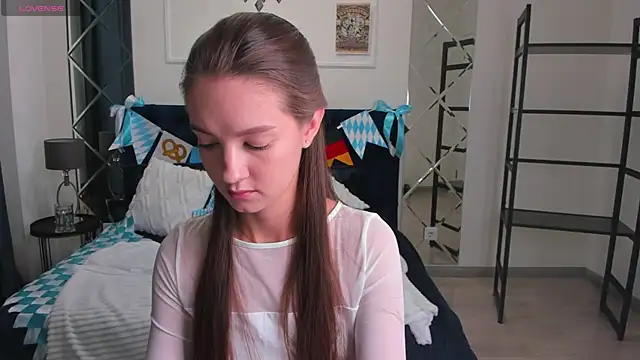 LoraSunnyy online show from September 28, 1:22 am