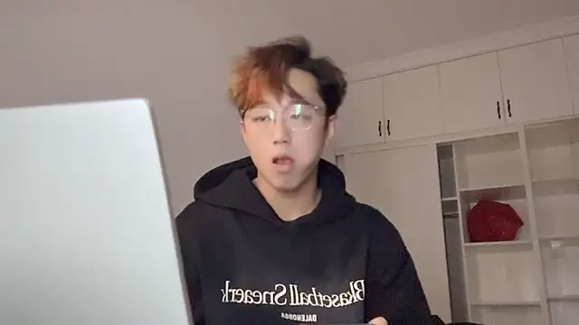 STxuguanhan online show from December 14, 1:27 pm