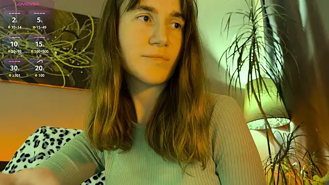 velina   online show from December 16, 9:31 pm