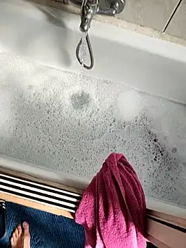 Ericketaurore online show from September 16, 9:43 am