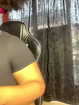 Snapshot of Yera_brown69 chatting on October 10, 8:19 pm Yera brown69 online show from October 10, 8:19 pm