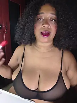 Snapshot of Yera_brown69 chatting on April 27, 11:58 pm Yera brown69 online show from April 27, 11:58 pm