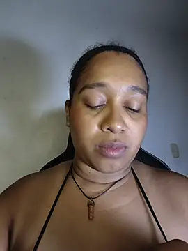 Snapshot of Yera_brown69 chatting on June 27, 2:05 am Yera brown69 online show from June 27, 2:05 am