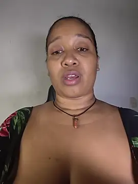 Snapshot of Yera_brown69 chatting on July 16, 1:55 am Yera brown69 online show from July 16, 1:55 am