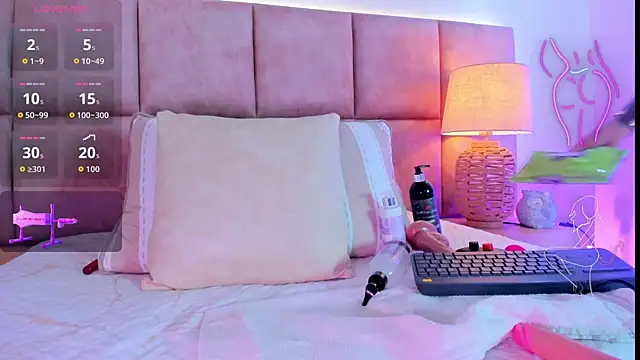 GabbieMonson online show from September 23, 4:32 pm