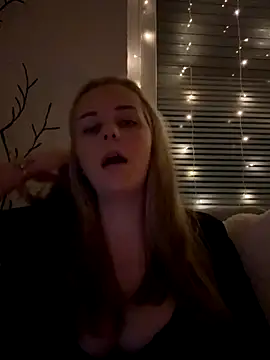 ItsLxsa online show from October 20, 10:43 pm