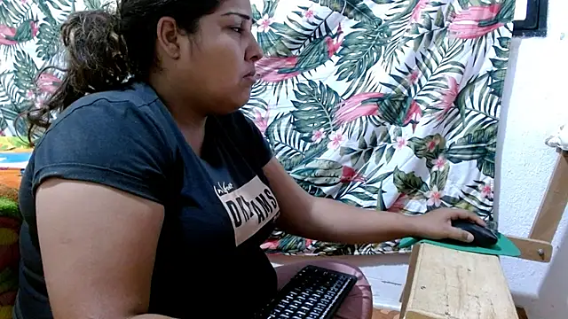 69smallstar online show from June 28, 11:49 am