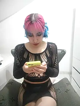 Snapshot of xRamona chatting on October 23, 2:00 am xRamona online show from October 23, 2:00 am