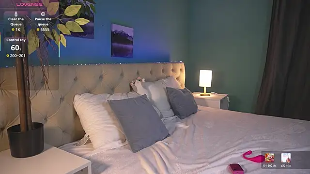 Lisafoxy  online show from March 14, 11:32 pm