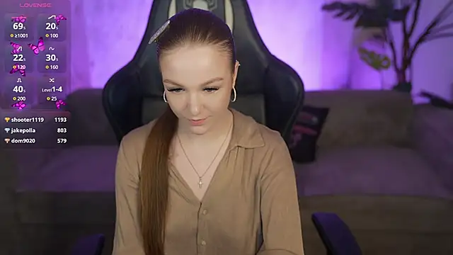 Snapshot of Ella_054 chatting on March 11, 11:33 pm Ella 054 online show from March 11, 11:33 pm