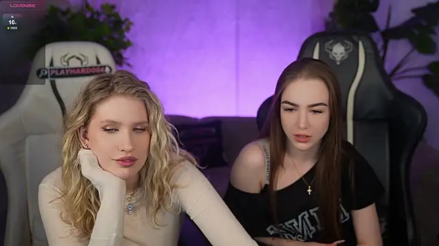 Snapshot of Ella_054 chatting on March 16, 7:40 pm Ella 054 online show from March 16, 7:40 pm