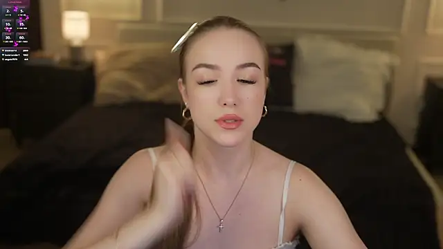 Snapshot of Ella_054 chatting on March 17, 11:52 pm Ella 054 online show from March 17, 11:52 pm