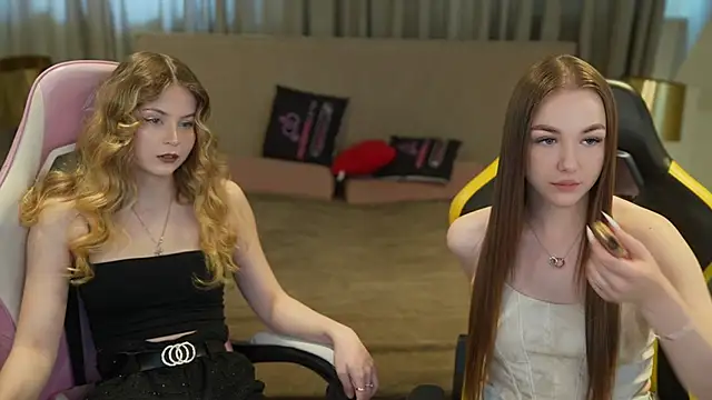 Ella 054 online show from May 25, 10:32 am
