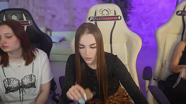 Ella 054 online show from June 11, 2:37 pm