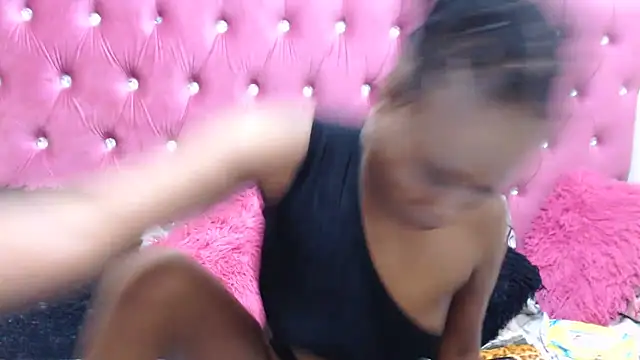 SexyBootie online show from November 28, 7:00 am