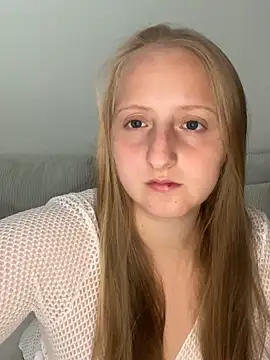 young hailey online show from September 24, 7:33 am