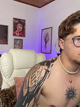  tylerr  online show from September 10, 5:02 pm