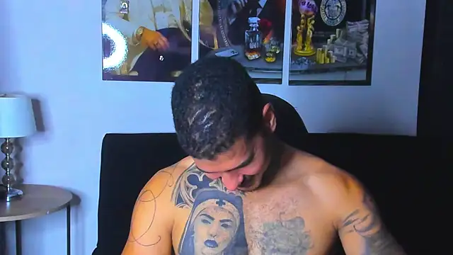 Snapshot of jiro_kenji1 chatting on February 21, 2:01 am jiro kenji1 online show from February 21, 2:01 am