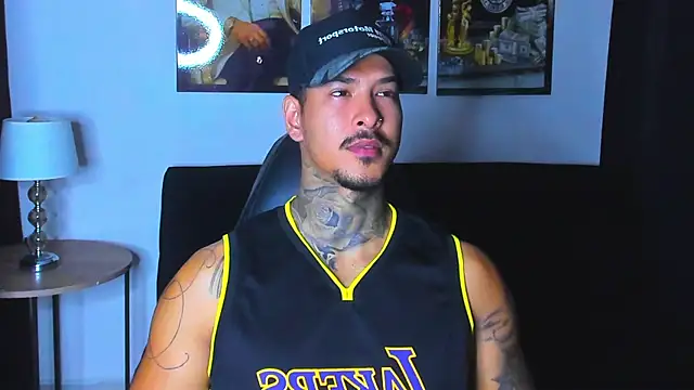 Snapshot of jiro_kenji1 chatting on February 23, 5:16 am jiro kenji1 online show from February 23, 5:16 am