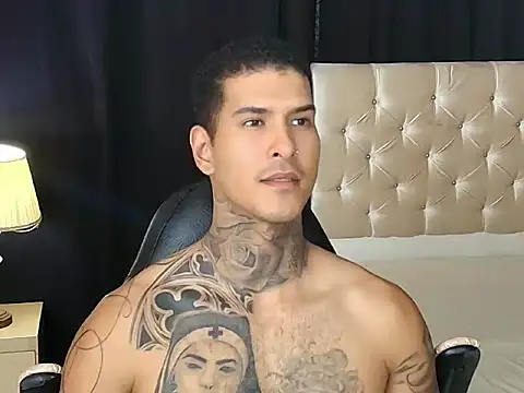 Snapshot of jiro_kenji1 chatting on March 2, 7:32 pm jiro kenji1 online show from March 2, 7:32 pm