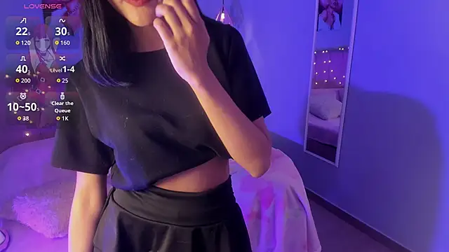 ela petit online show from June 16, 7:49 pm