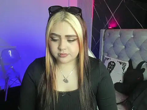 im bunny   online show from December 1, 4:12 pm