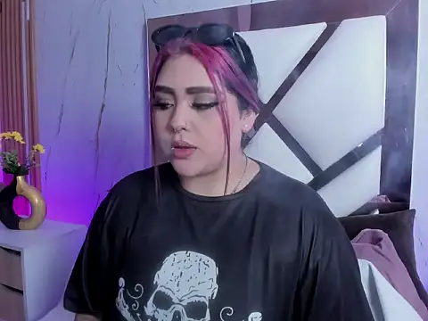 Snapshot of im_bunny__ chatting on February 11, 11:26 am im bunny online show from February 11, 11:26 am