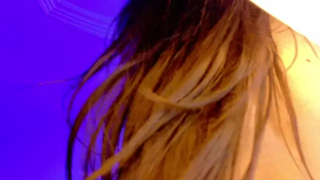 Snapshot of PaolaThompson chatting on October 31, 12:33 am PaolaThompson online show from October 31, 12:33 am