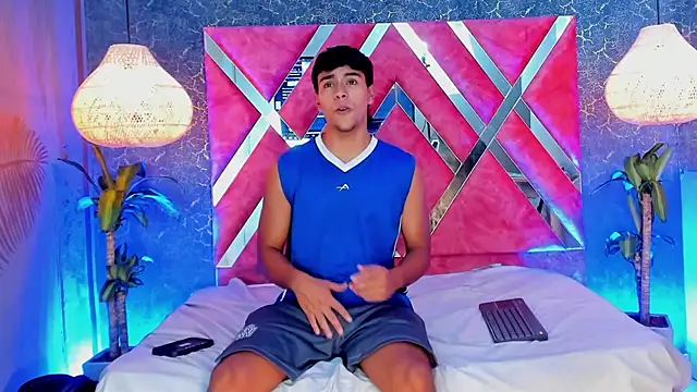 Snapshot of CHR58_ chatting on September 9, 11:37 pm CHR58  online show from September 9, 11:37 pm