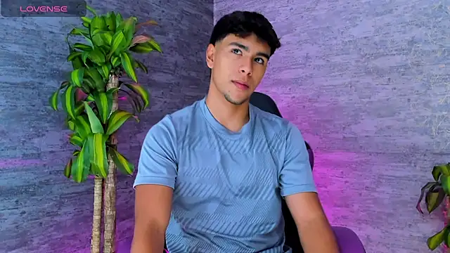 Snapshot of CHR58_ chatting on September 11, 8:31 pm CHR58  online show from September 11, 8:31 pm