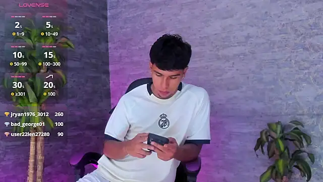 Snapshot of CHR58_ chatting on September 15, 12:49 pm CHR58  online show from September 15, 12:49 pm