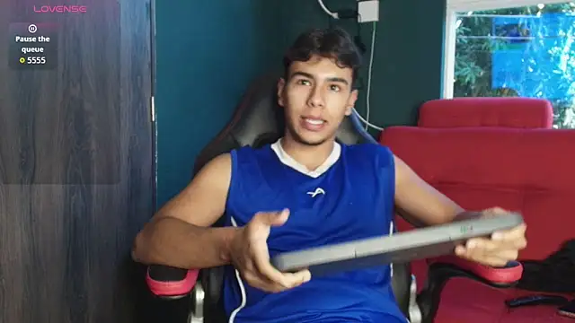 Snapshot of CHR58_ chatting on October 31, 7:48 pm CHR58  online show from October 31, 7:48 pm