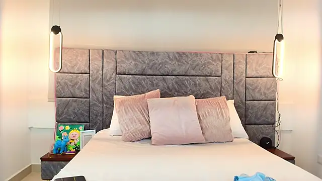 Dakota Megan 69 online show from November 26, 12:50 pm