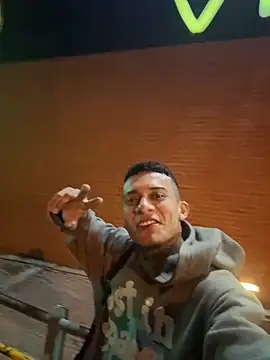 MrJustin  online show from November 19, 4:45 am