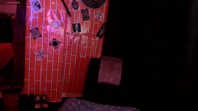 Snapshot of lilithword chatting on March 27, 7:13 pm lilithword online show from March 27, 7:13 pm