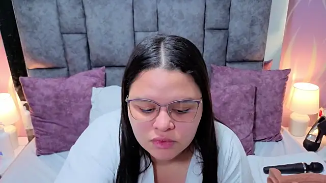 SamanthaPaImer online show from December 18, 7:42 pm