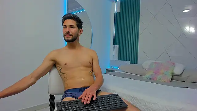 Aronn King online show from September 12, 1:17 am