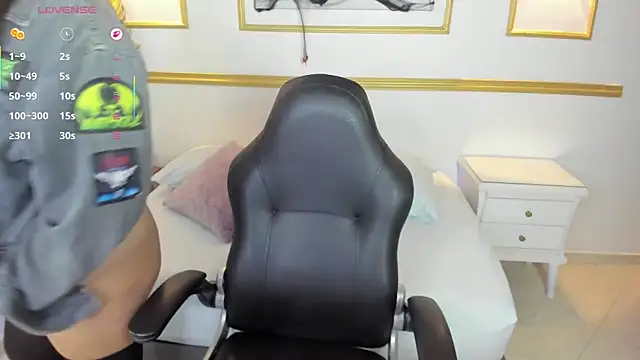 Snapshot of alice_coopperx chatting on October 31, 12:17 pm alice coopperx online show from October 31, 12:17 pm