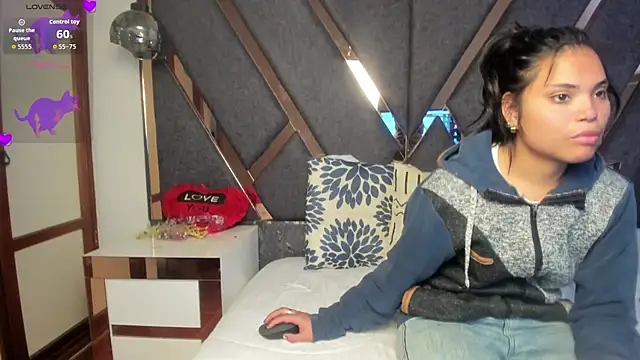 LunaTeenx69 online show from September 13, 1:33 pm