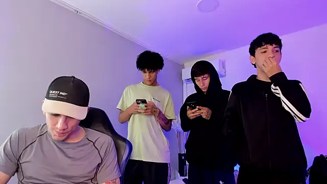 Handsomeboyss19 online show from June 12, 8:41 pm