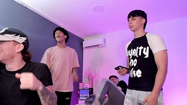 Handsomeboyss19 online show from June 23, 1:20 pm