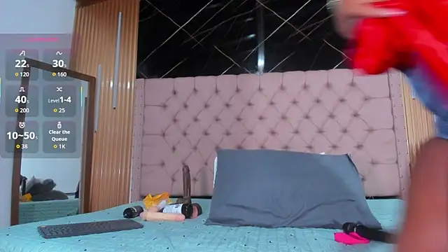 Snapshot of Emily_Brown18 chatting on October 18, 3:53 am Emily Brown18 online show from October 18, 3:53 am