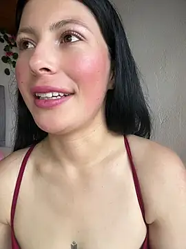 Mia salinass online show from June 5, 8:25 pm