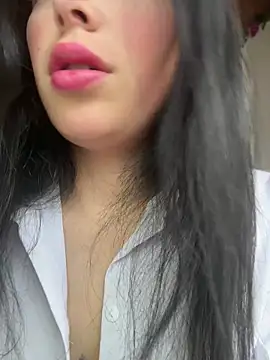 Mia salinass online show from June 15, 7:16 pm