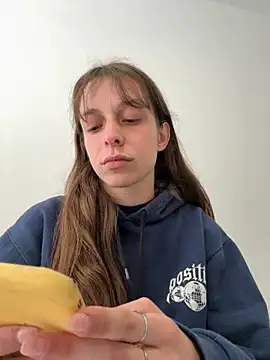 LittleJulietta online show from September 10, 1:44 pm