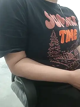 Snapshot of payal_261072_ chatting on February 17, 4:20 am payal 261072 online show from February 17, 4:20 am